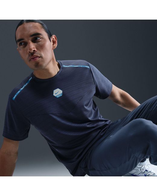 Nike Blue City Run Tee Sn61 for men