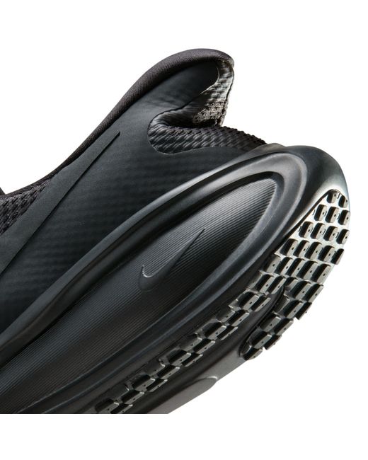 Nike Black Revolution 8 Easyon Running Shoe for men