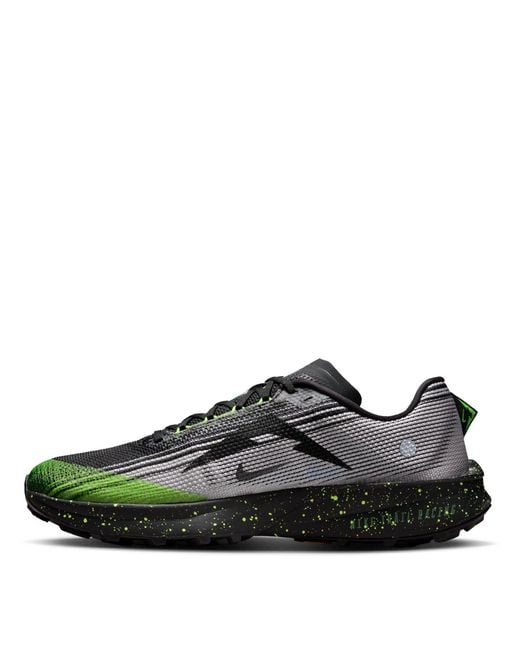 Nike Green Kiger 10 Trail Running Shoes for men