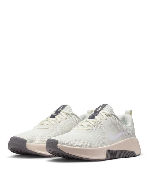 Nike White Mc Trainer 3 Workout Shoes