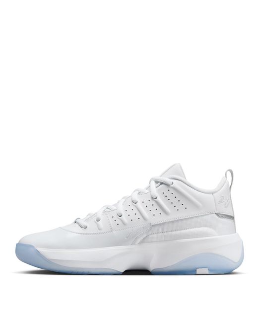 Nike White Aj Max Aura 7 Shoes for men