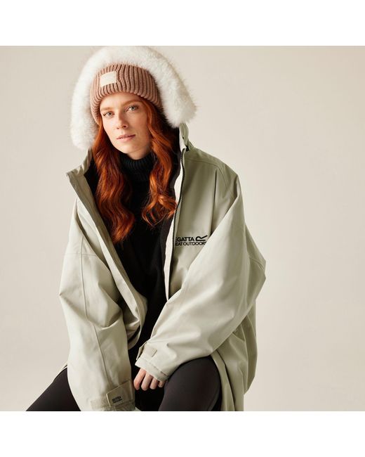 Regatta Green Adults Waterproof Quick-Drying Fleece-Lined Changing Robe
