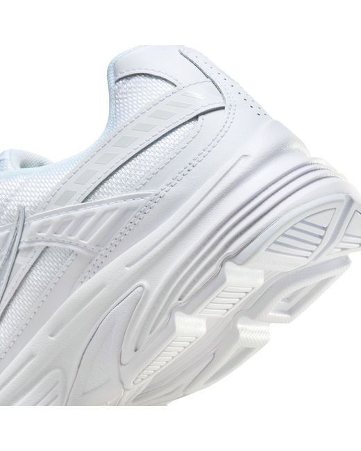 Nike White Initiator Running Shoe