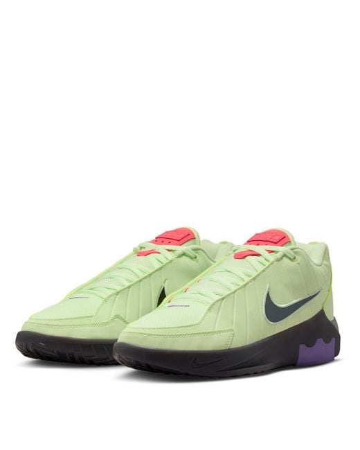 Nike Green Basketball Trainers for men