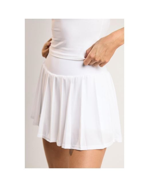 agon® White Signature Scoop-Neck Crop-Top