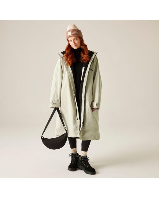 Regatta Green Adults Waterproof Quick-Drying Fleece-Lined Changing Robe