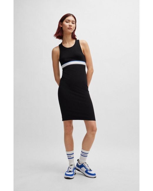 HUGO Black Slim-Fit Kleid aus Stretch-Baumwolle mit Logo-Einsatz