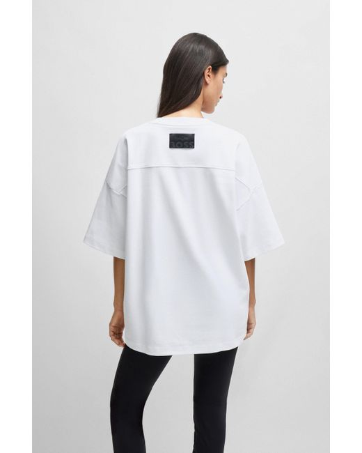 Boss White NAOMI x T-Shirt aus Interlock-Baumwolle mit überschnittenen Schultern