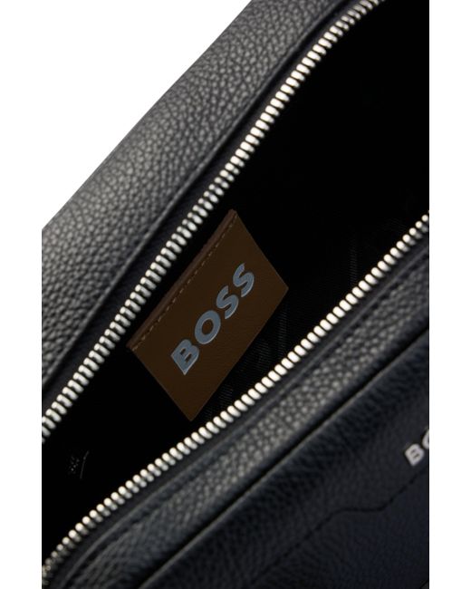 Boss Black Umhängetasche aus genarbtem Leder mit metallenen Brandings