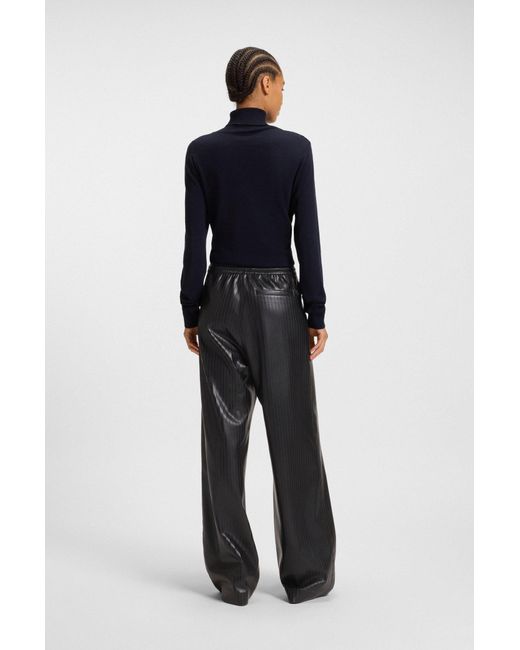 Boss Relaxed-Fit Broek Van Gestreept Imitatieleer Met Wijde Pijpen in het Gray
