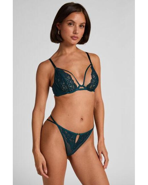 Hunkemöller String Cinnamon in het Blue