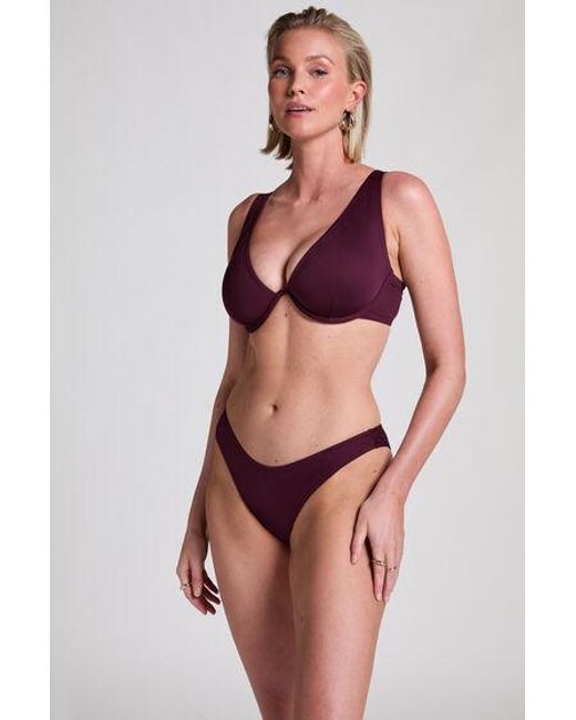 Hunkemöller Hoog Uitgesneden Neopreen Bikinibroekje in het Red