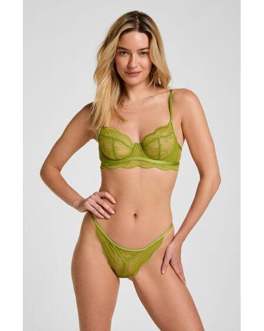 Hunkemöller String Isabelle in het Green