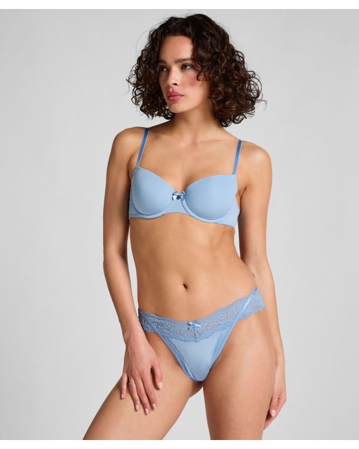 String en v taille très basse elliena Hunkemöller en coloris Blue