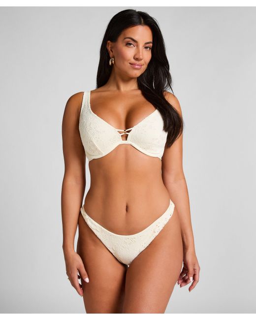 Hunkemöller Gehaakt Hoog Uitgesneden Bikinibroekje in het Brown