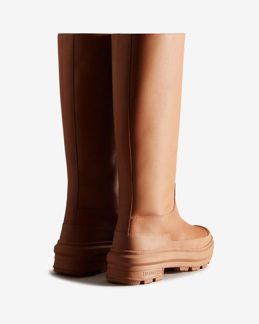 HUNTER Leather Killing Eve Tall Chasing Boots in Brown | Lyst