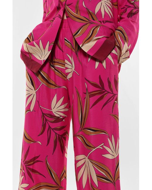 Pantaloni Straight Fantasia Floreale Con Tasche Verticali di Imperial in Pink