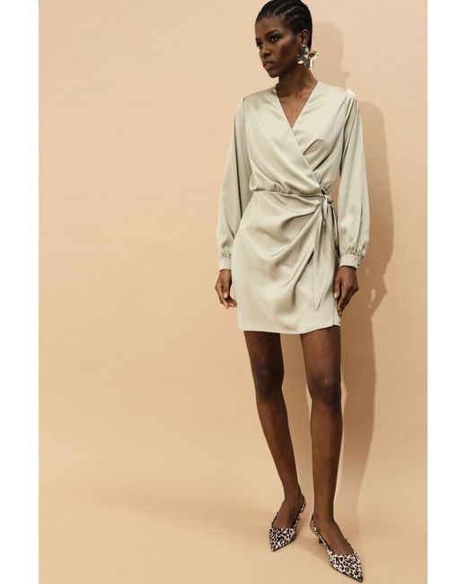 Robe courte à col en v Imperial en coloris Natural