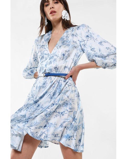 Mini-robe à motif floral et ceinture fine Imperial en coloris Blue