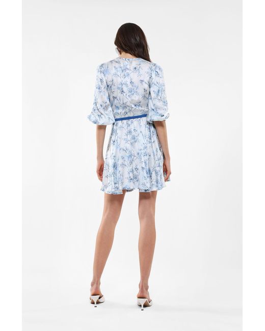 Mini-robe à motif floral et ceinture fine Imperial en coloris Blue