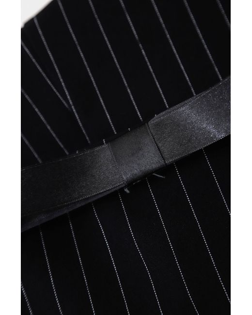 Short avec fines rayures et ceinture à nouer Imperial en coloris Black