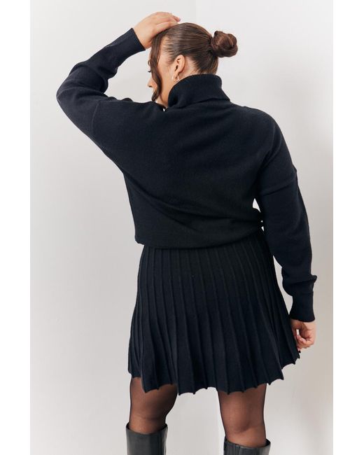 Perrie Sian Black Pleated Knitted Skater Dress