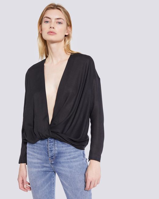 Top Decollete Plongeant Plisse Ednye Iro En Coloris Noir Lyst