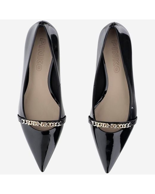 Pinko Black Glossy Leather Pump With Pointed Toe And Logo Chain Detail