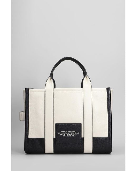 MARC JACOBS THE TOTE BAG ホワイト/ブラック Marc Jacobs The Medium Tote Tote in White | Lyst