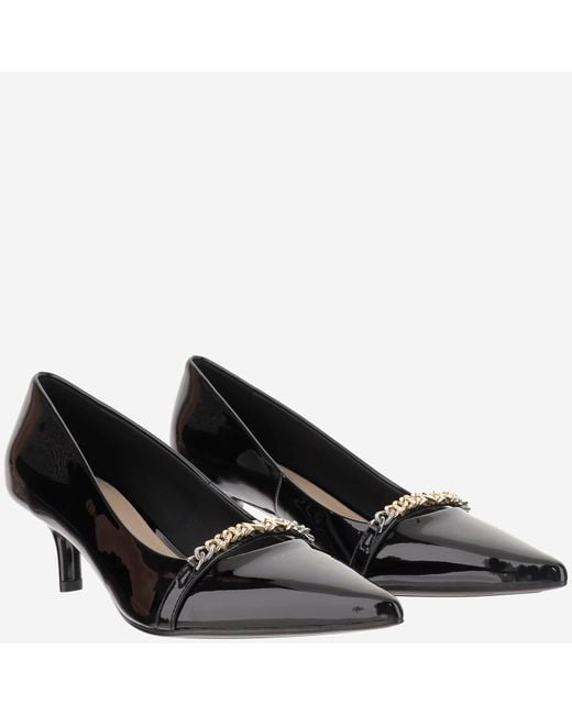 Pinko Black Glossy Leather Pump With Pointed Toe And Logo Chain Detail
