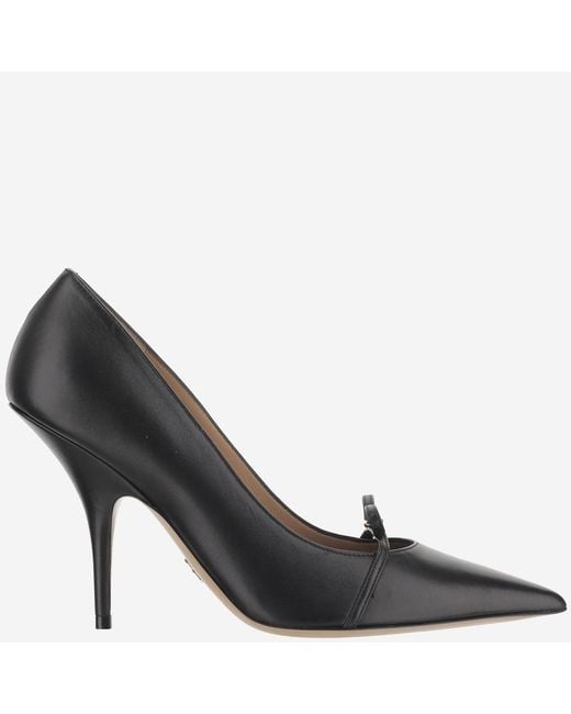 Ferragamo Black Leather Pumps