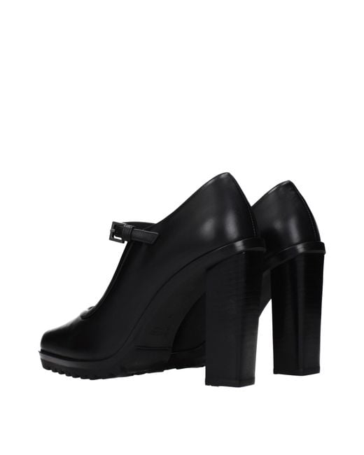Max Mara Black Leather High Heel Pumps