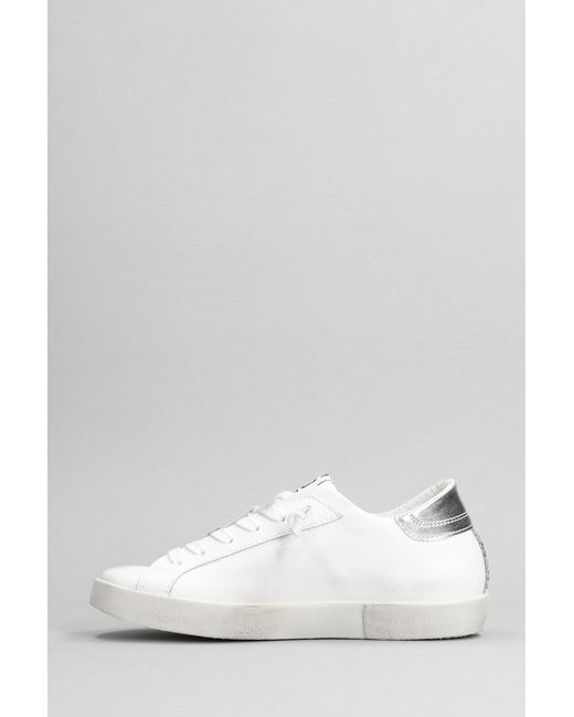2 Star White One Star Sneakers