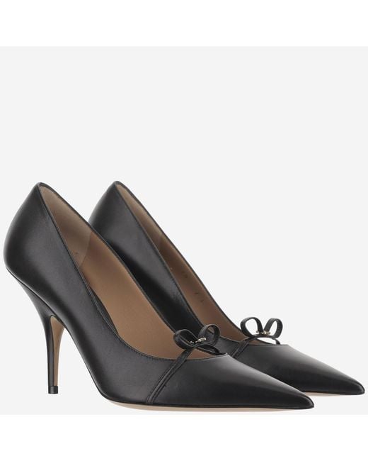 Ferragamo Black Leather Pumps
