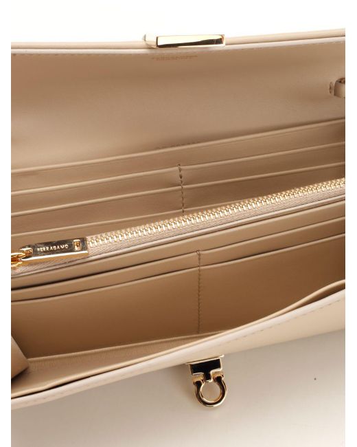 Ferragamo Natural Hug Wallet On Chain