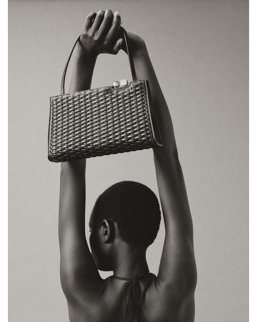 Salone di Jacquemus in Black