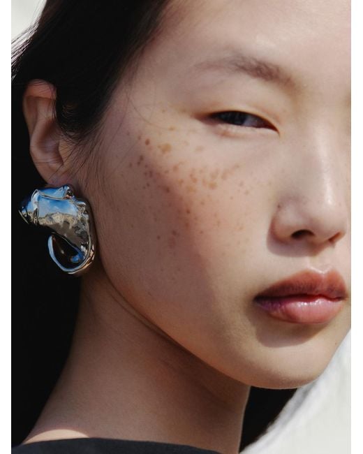 Orecchini Poisson di Jacquemus in Metallic