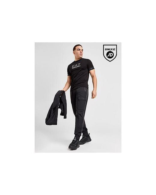 Pantaloni Cargo Tech di EA7 in Black da Uomo