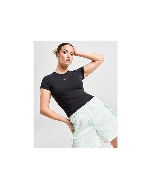 T-shirt Essential Sportswear Chill Knit Nike en coloris Black