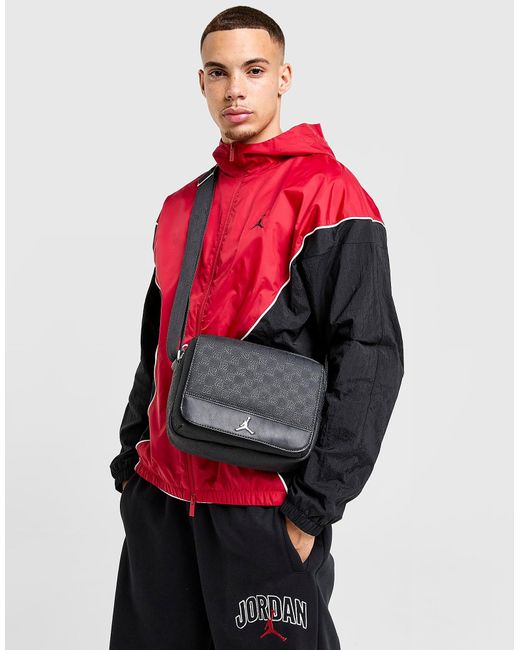 Womens Borsa Messenger Monogram di Nike in Black