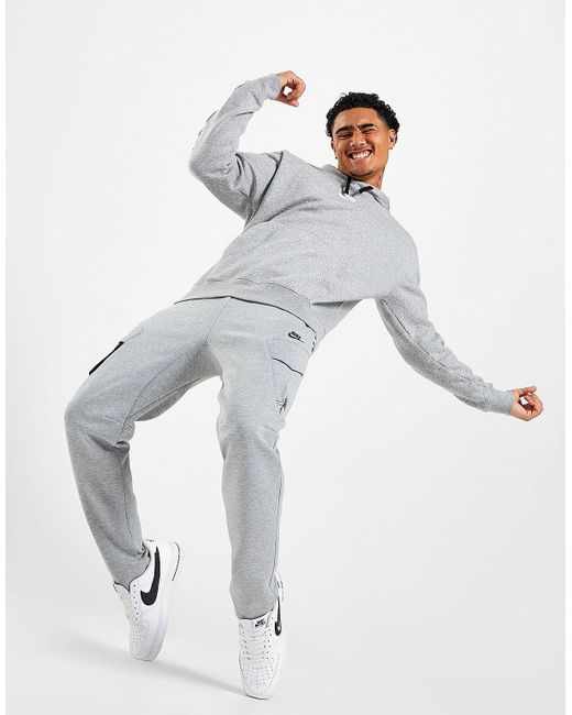 Nike Fleece Tech Cargo Pants in Dark Grey Heather/Black/Black (Grey