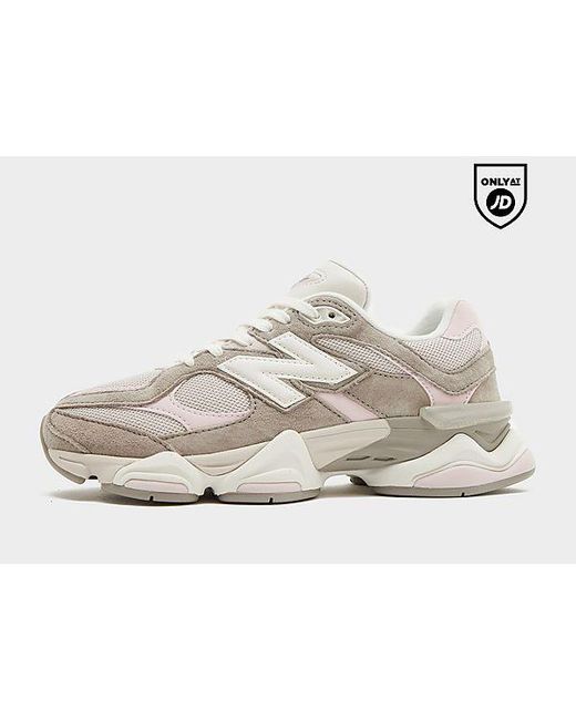 9060 di New Balance in Metallic