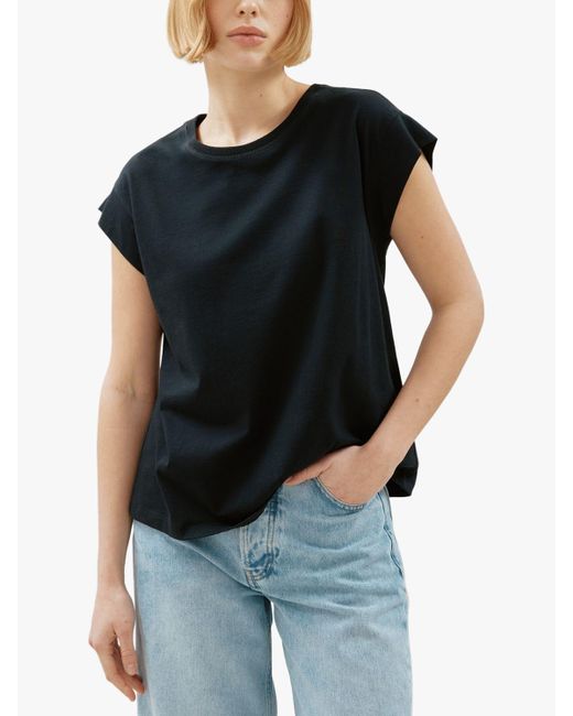 Albaray Black Extended Shoulder T-shirt