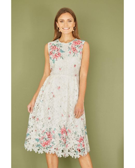 Yumi' Green Lace Floral Knee Length Dress