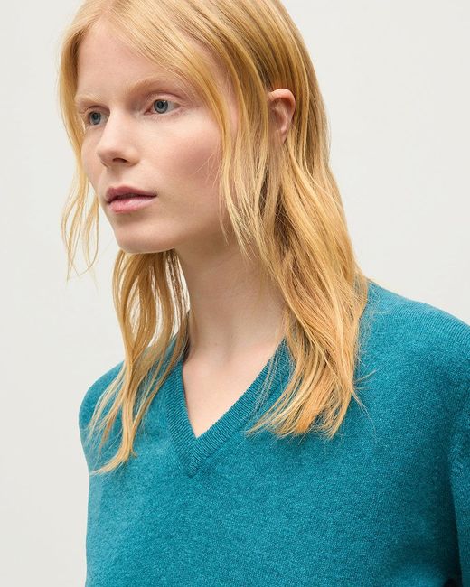 Johnstons Blue Lunan Classic Cashmere V Neck Jumper