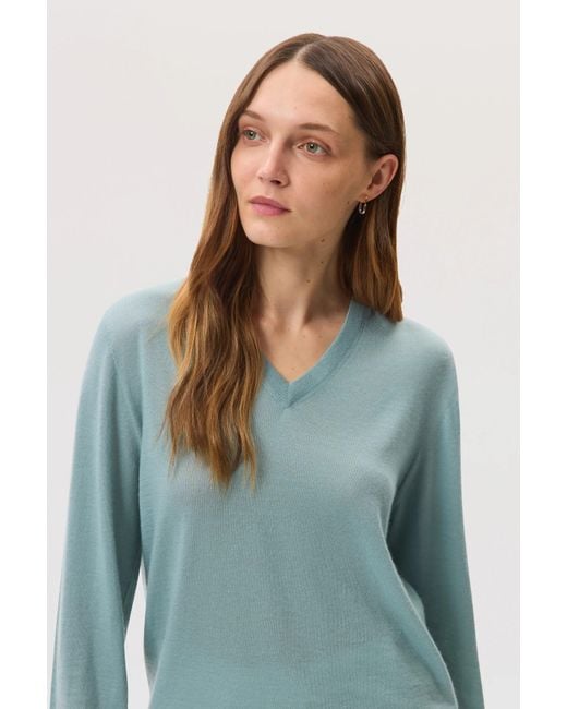 Johnstons Blue Superfine Cashmere Light V Neck Jumper
