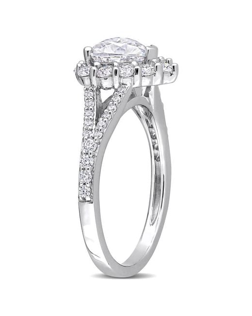 Amour Metallic 1 1/2 Ct Dew Created Moissanite Heart Halo Engagement Ring for men