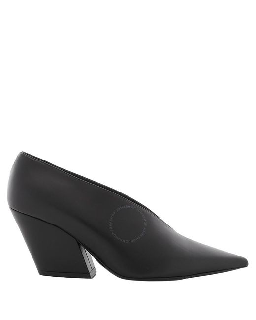 Burberry Black Leather Brierfield Pumps