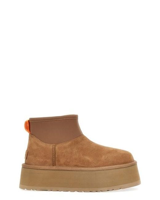 Stivaletto 'Classic Mini Dipper' di Ugg in Brown