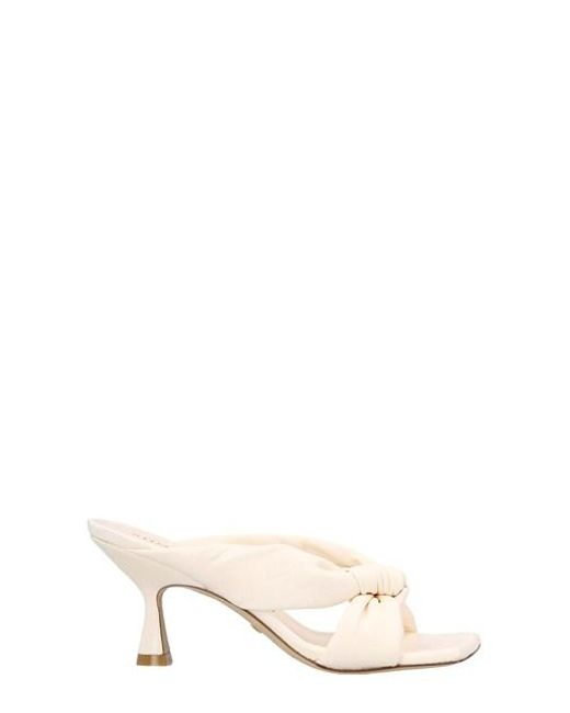 Sandalo 'Playa' di Stuart Weitzman in Natural